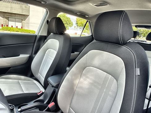 Used 2025 Hyundai Venue SEL FWD image 14