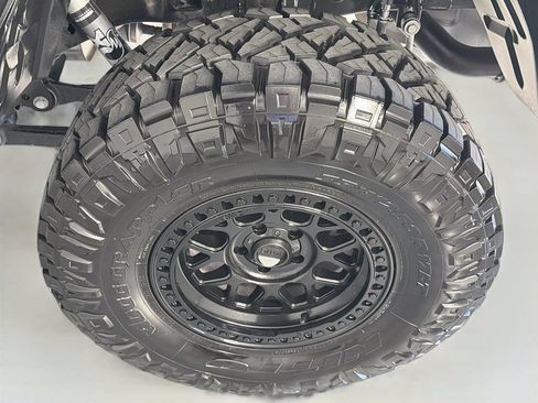 Used 2025 Jeep Gladiator Rubicon w/ Safety Group AWD/4WD image 31