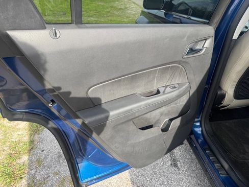 Used 2010 GMC Terrain SLE FWD image 17