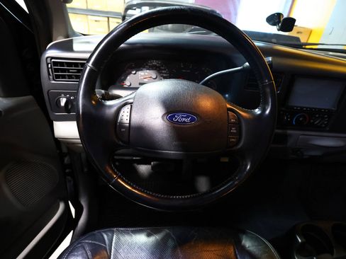 Used 2003 Ford F350 XLT image 47