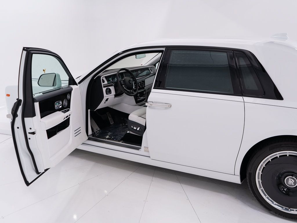 Certified 2023 Rolls-Royce Phantom Sedan RWD image 10