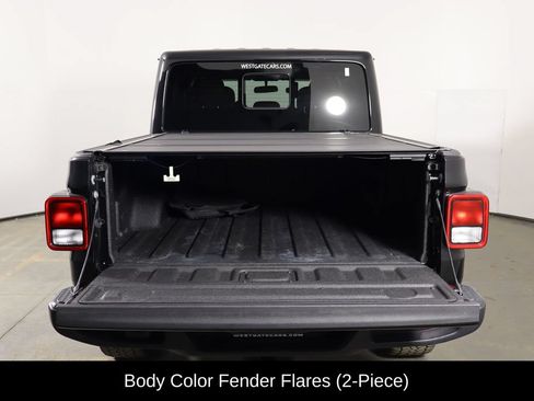 Used 2025 Jeep Gladiator Mojave AWD/4WD image 17