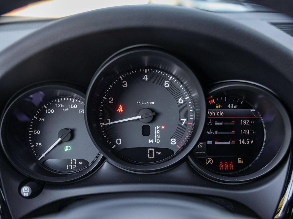 Certified 2026 Porsche Macan AWD/4WD image 16
