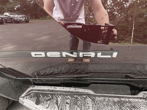 New 2025 GMC Sierra EV Denali image 32