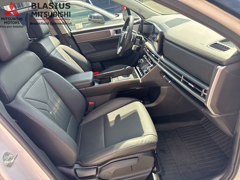 Used 2025 Hyundai Santa Fe SEL FWD image 44