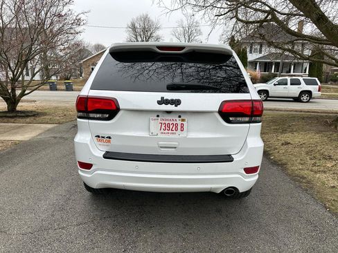 Used 2018 Jeep Grand Cherokee Altitude image 6