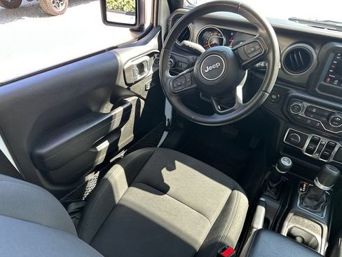 Used 2022 Jeep Wrangler Unlimited Sport AWD/4WD image 19
