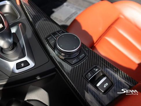 Used 2018 BMW M4 Convertible image 40