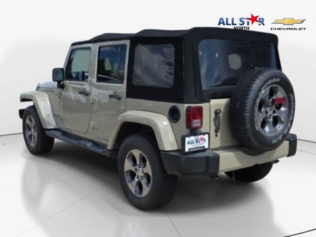 Used 2017 Jeep Wrangler Unlimited Sahara w/ Dual Top Group AWD/4WD image 4