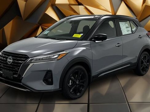 Used 2024 Nissan Kicks SR FWD image 1