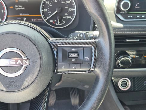 Used 2023 Nissan Rogue S AWD/4WD image 24