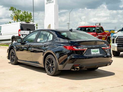 New 2026 Toyota Camry SE FWD image 2