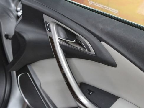 Used 2013 Buick Verano FWD image 11