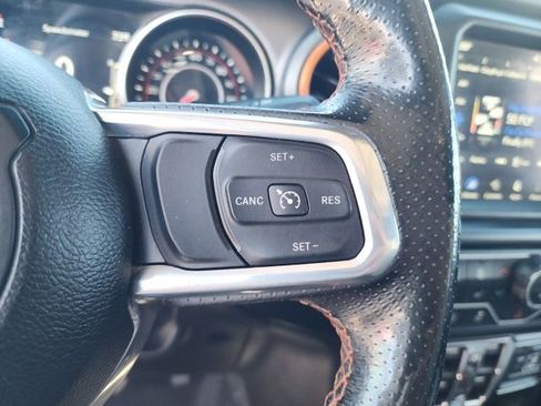 Used 2022 Jeep Gladiator Mojave w/ Cold Weather Group AWD/4WD image 36