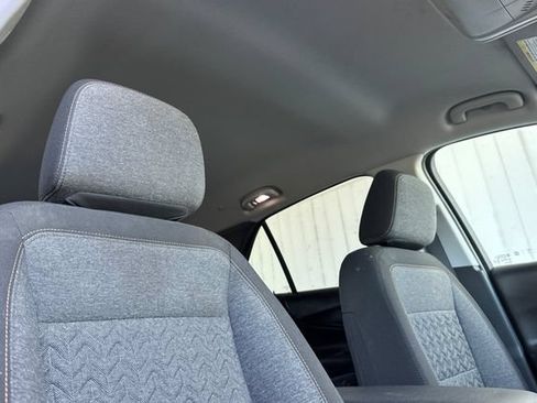 Used 2024 Chevrolet Equinox LT FWD image 19