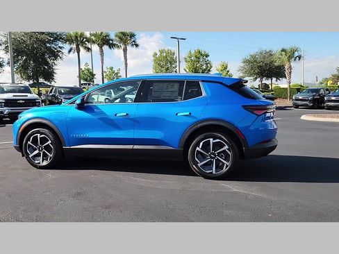 New 2026 Chevrolet Equinox EV LT image 17