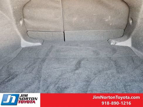 Used 2025 Toyota Corolla LE FWD image 31