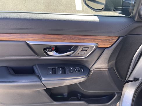 Used 2018 Honda CR-V Touring image 18