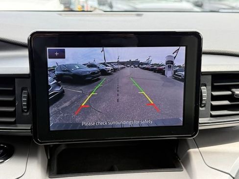 Certified 2024 Ford Explorer XLT AWD/4WD image 13