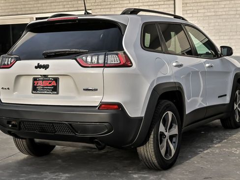 Used 2020 Jeep Cherokee Latitude w/ Quick Order Package 26F North AWD/4WD image 11