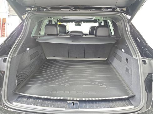 Certified 2026 Porsche Cayenne Turbo AWD/4WD image 25