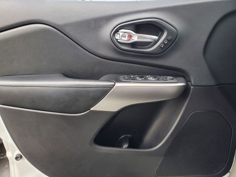 Used 2019 Jeep Cherokee High Altitude image 11