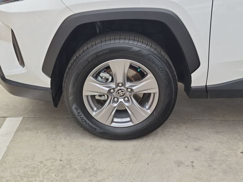 Certified 2025 Toyota RAV4 XLE AWD/4WD image 10