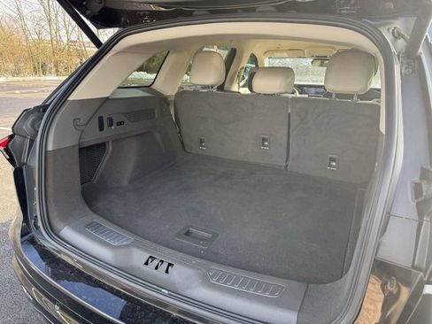 Used 2024 Lincoln Nautilus Reserve image 17