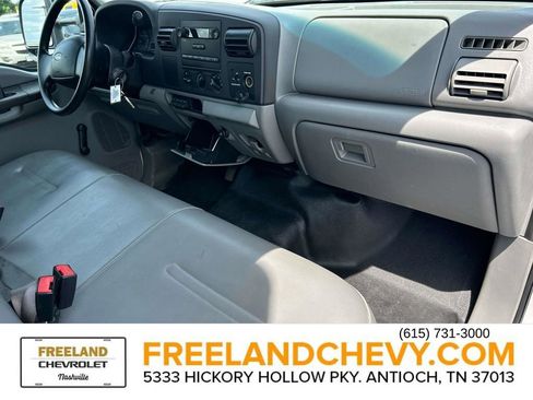 Used 2006 Ford F550 2WD Regular Cab Super Duty image 17