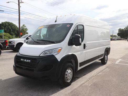 Used 2023 RAM ProMaster 2500 FWD image 3