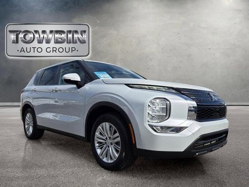 Used 2022 Mitsubishi Outlander ES FWD image 2