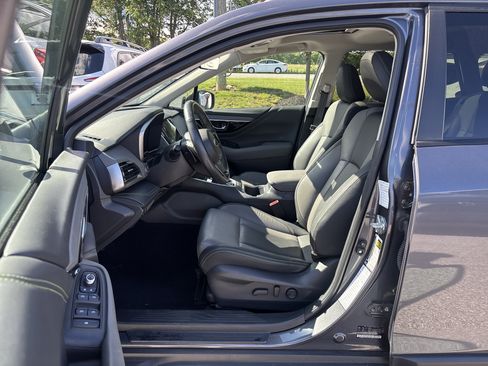 Used 2025 Subaru Outback Onyx Edition AWD/4WD image 41