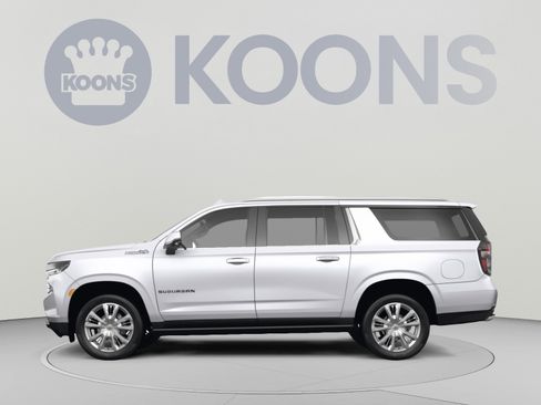 Used 2023 Chevrolet Suburban High Country AWD/4WD image 2
