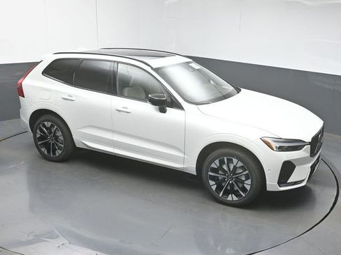 New 2026 Volvo XC60 B5 Plus w/ Protection Package Premier image 42