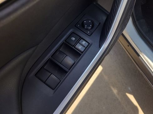Used 2020 Toyota RAV4 XLE FWD image 19