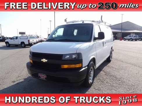 Used 2018 Chevrolet Express 2500 w/ Driver Convenience Package RWD image 1