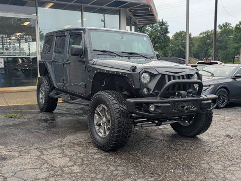 Used 2017 Jeep Wrangler Unlimited Rubicon w/ Connectivity Group AWD/4WD image 1