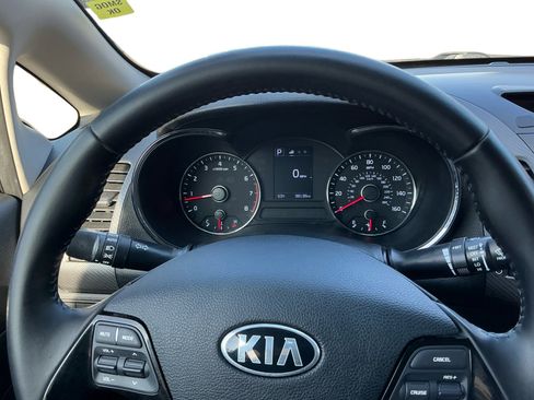 Used 2018 Kia Forte S image 12