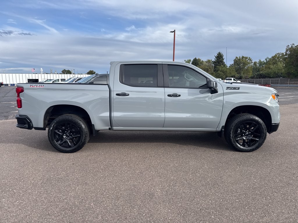 Used 2024 Chevrolet Silverado 1500 LT Trail Boss w/ LT Trail Boss Premium Package AWD/4WD image 6