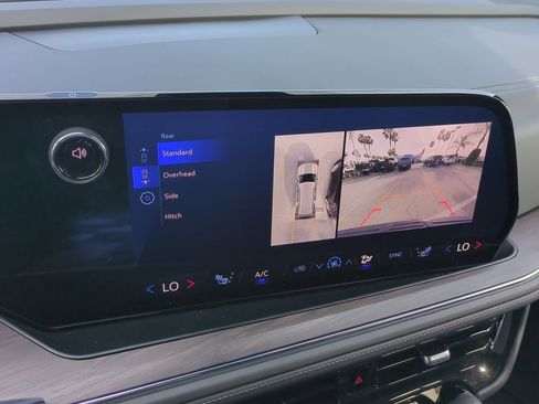 Used 2025 Chevrolet Tahoe LT image 15