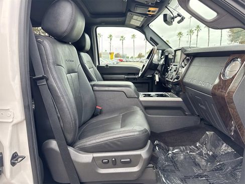 Used 2016 Ford F250 Platinum w/ FX4 Off-Road Package image 28