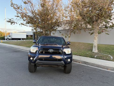 Used 2013 Toyota Tacoma PreRunner w/ TRD Sport Pkg RWD image 3