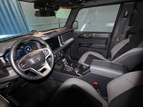 Used 2025 Ford Bronco Big Bend AWD/4WD image 2