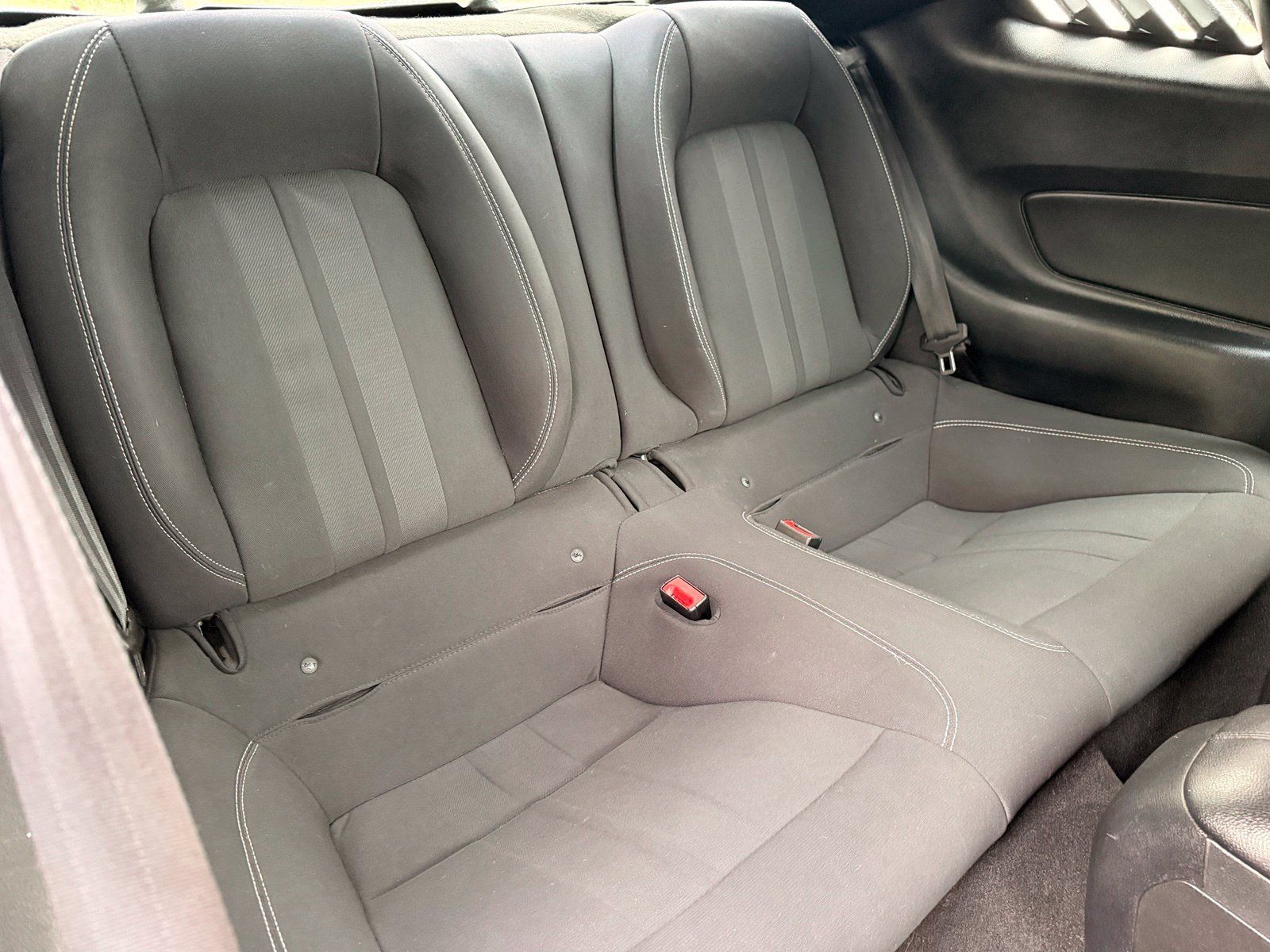 Used 2019 Ford Mustang Coupe RWD image 40