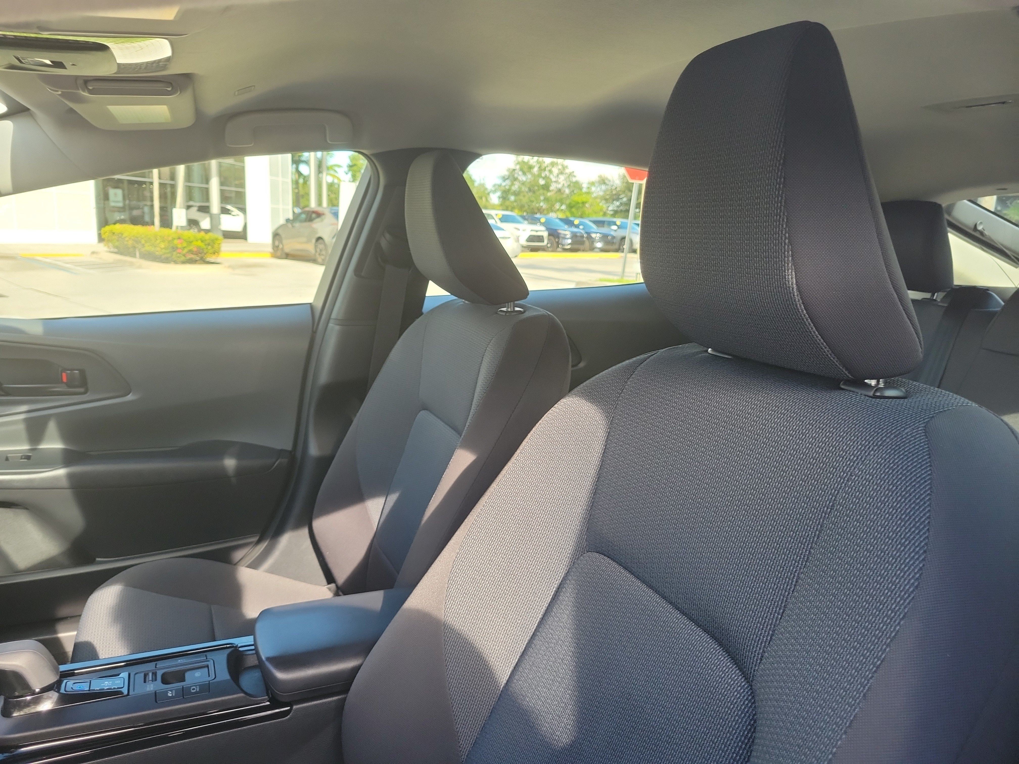 Used 2024 Toyota Prius LE FWD image 19