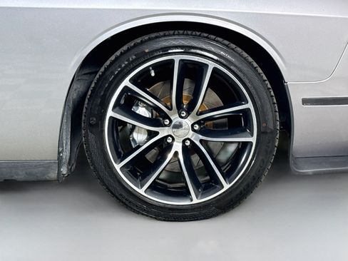 Used 2016 Dodge Challenger R/T Scat Pack w/ Leather Interior Group RWD image 30