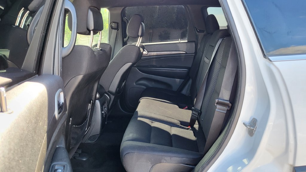 Used 2018 Jeep Grand Cherokee Laredo RWD image 22