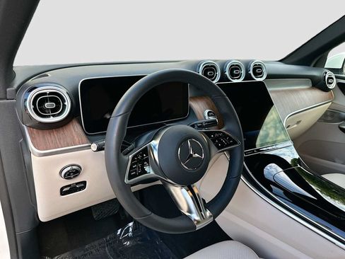 Used 2026 Mercedes-Benz GLC 300 4MATIC image 9