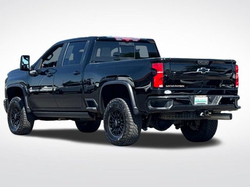 Used 2025 Chevrolet Silverado 2500 ZR2 w/ Technology Package AWD/4WD image 5