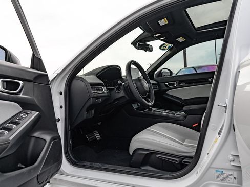 Used 2025 Honda Civic Sport image 17
